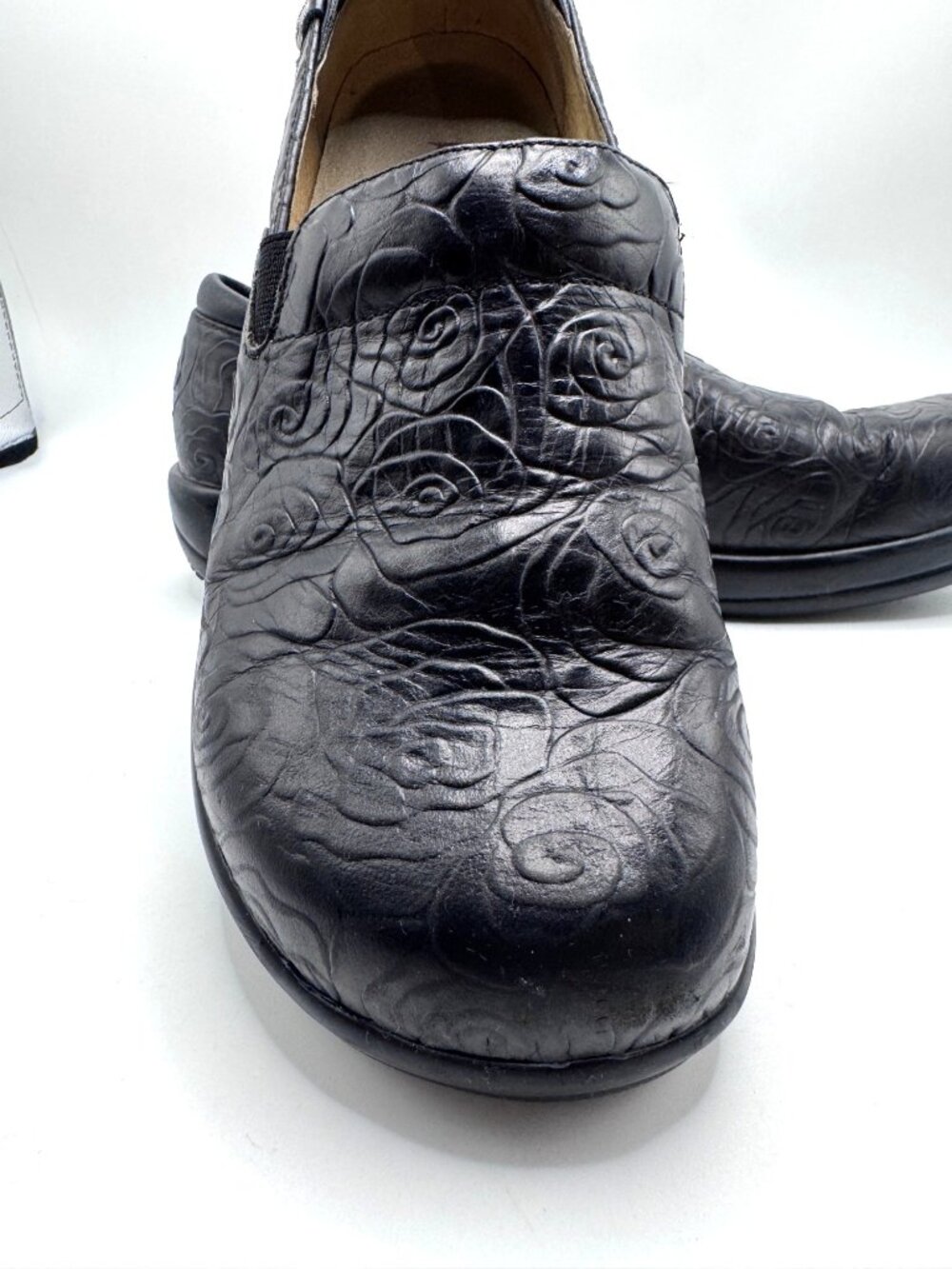 Alegria Keli Size 39 (8.5) Black Embossed Leather Slip-On Shoes Clogsy Nurse